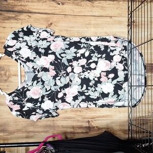 Soho JEANS SOFT TEE BLACK FLORAL TOP MEDIUM